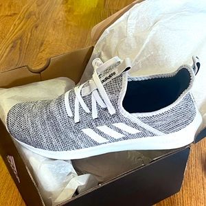 Women’s ADIDAS shoes, brand new 7.5
